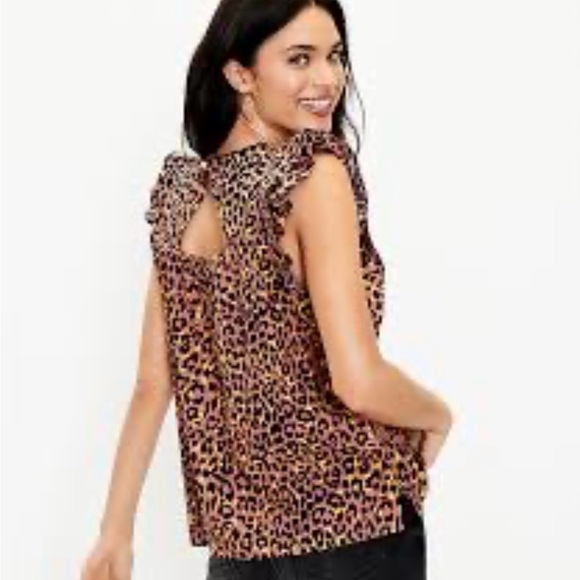 LOFT Leopard Print Cutout Back Ruffle Shell - NWT- Size M - Picture 4 of 5